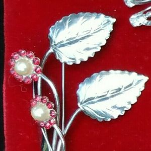 #18 Vintage Art Deco Silver Floral Brooch
